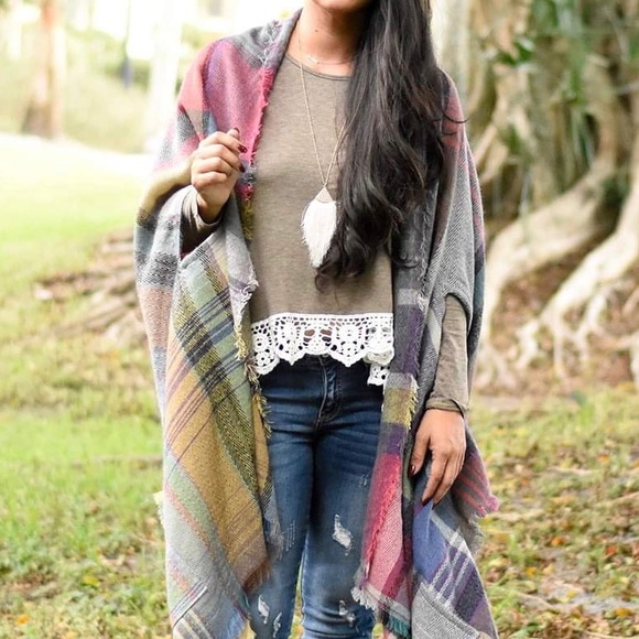 Gold & Ivory Tassel Necklace - Picture 3 of 5